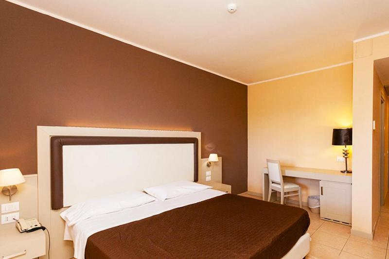 Vale-Mare-Tropea Hotel ภายนอก รูปภาพ