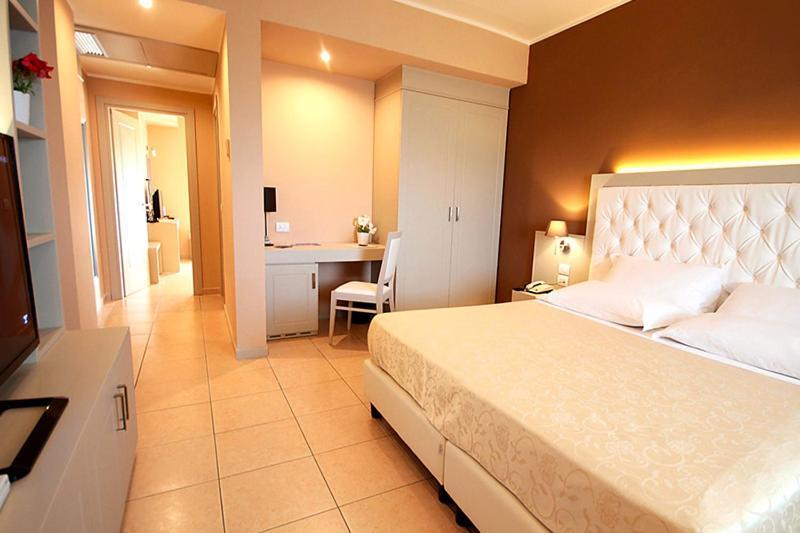 Vale-Mare-Tropea Hotel ภายนอก รูปภาพ