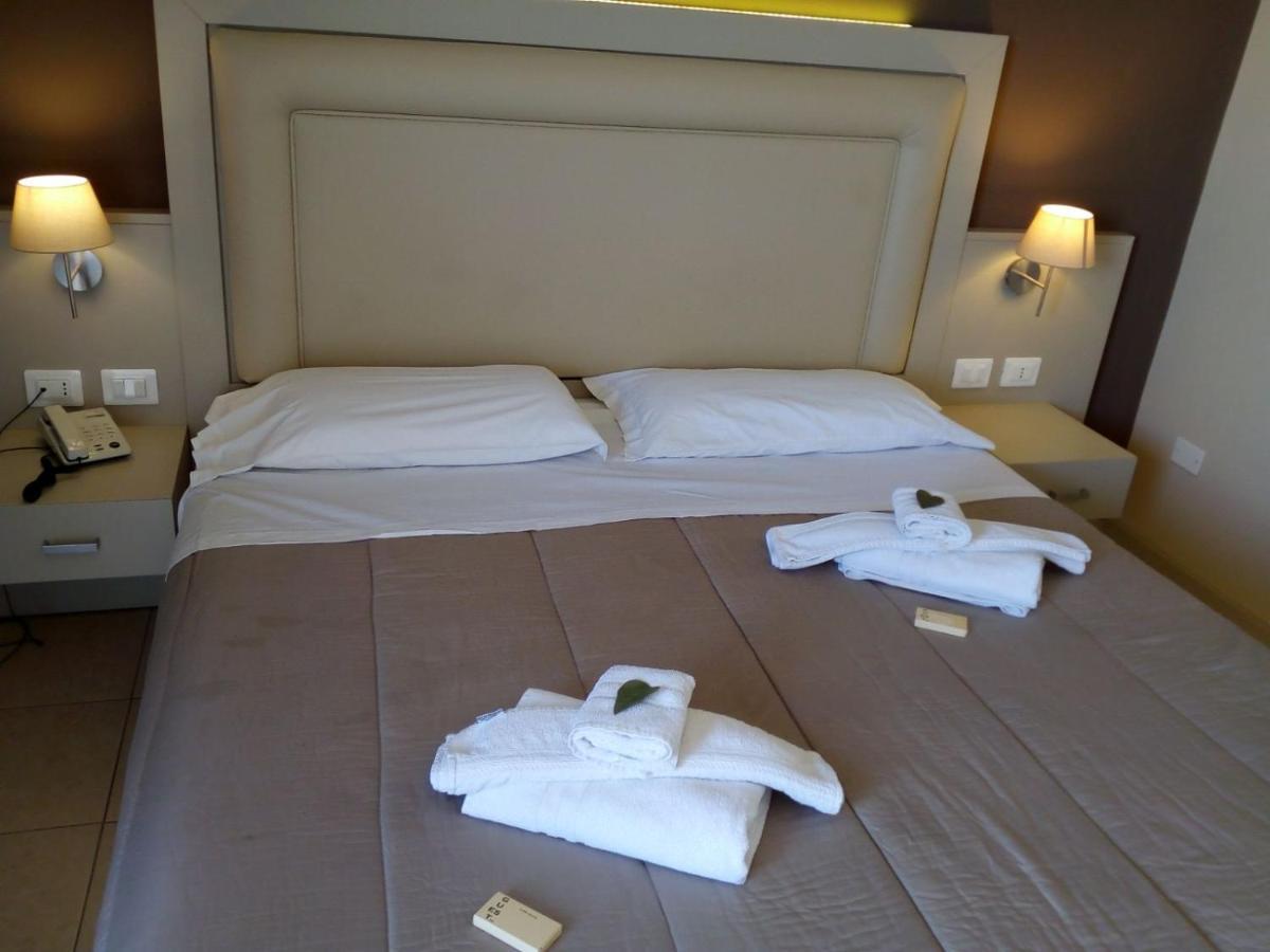 Vale-Mare-Tropea Hotel ภายนอก รูปภาพ